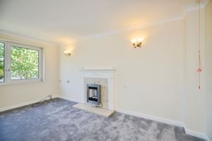 LIVING ROOM- click for photo gallery